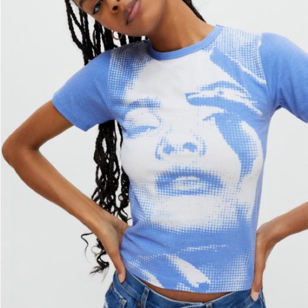 URBAN OUTFITTERS PHOTO FITTED GRAPHIC TEE